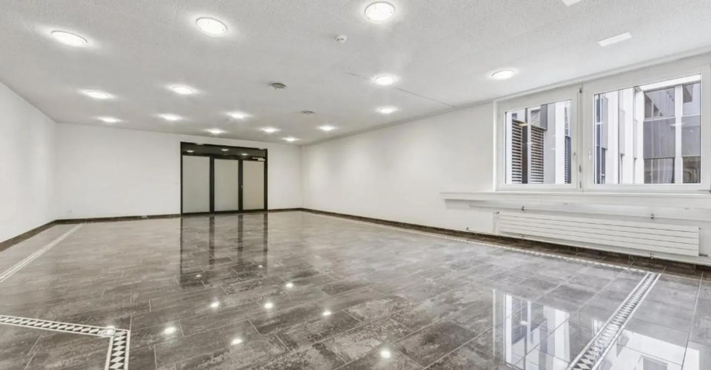 Emménager au lieu d'agrandir : Espace de bureau entre Zurich et Bâle - Photo 12 sur 12