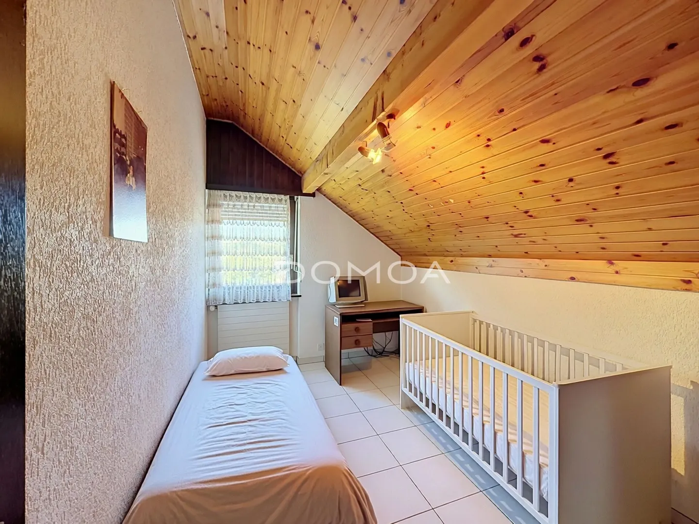 Individual villa with 6.5 rooms on a plot of over 1,000 m² - Photo 11 of 13