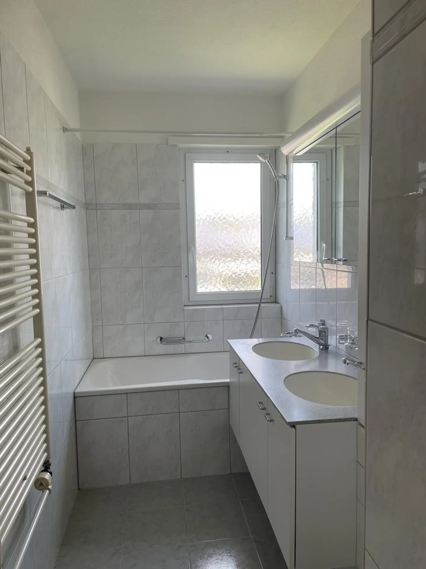 tolle 4.5 Zimmer-Wohnung zu vermieten - Foto 4 von 8