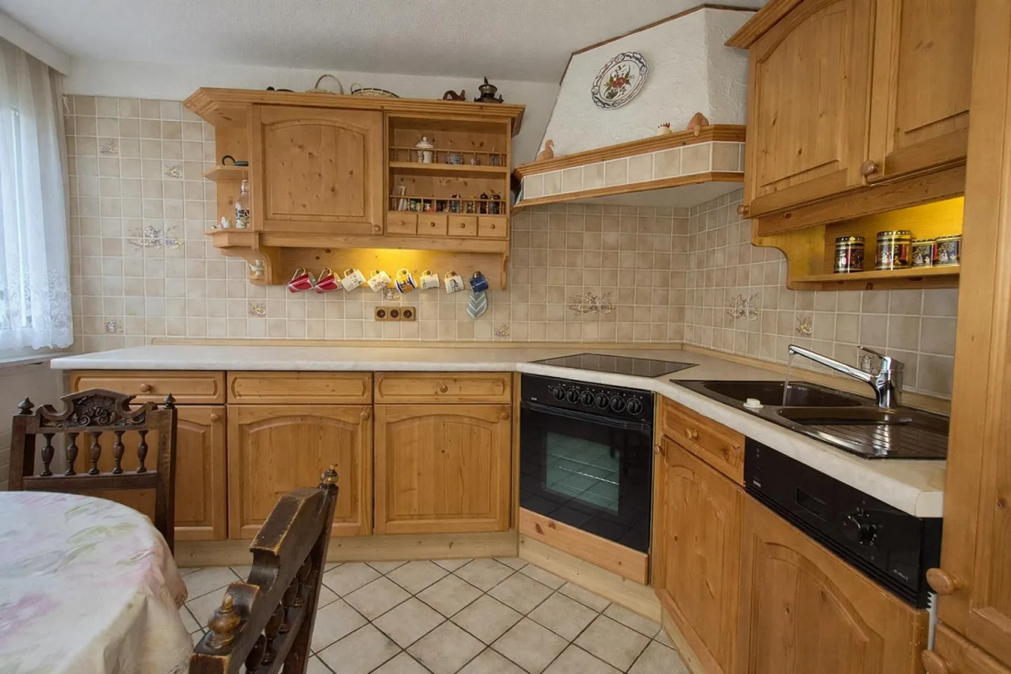 Charming 3.5-room cooperative apartment with mountain view - Photo 7 of 14