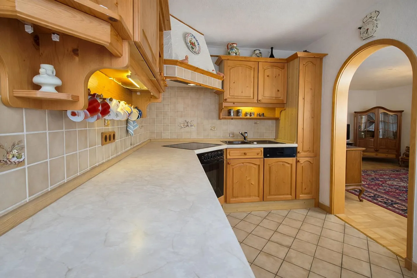 Charming 3.5-room cooperative apartment with mountain view - Photo 8 of 14