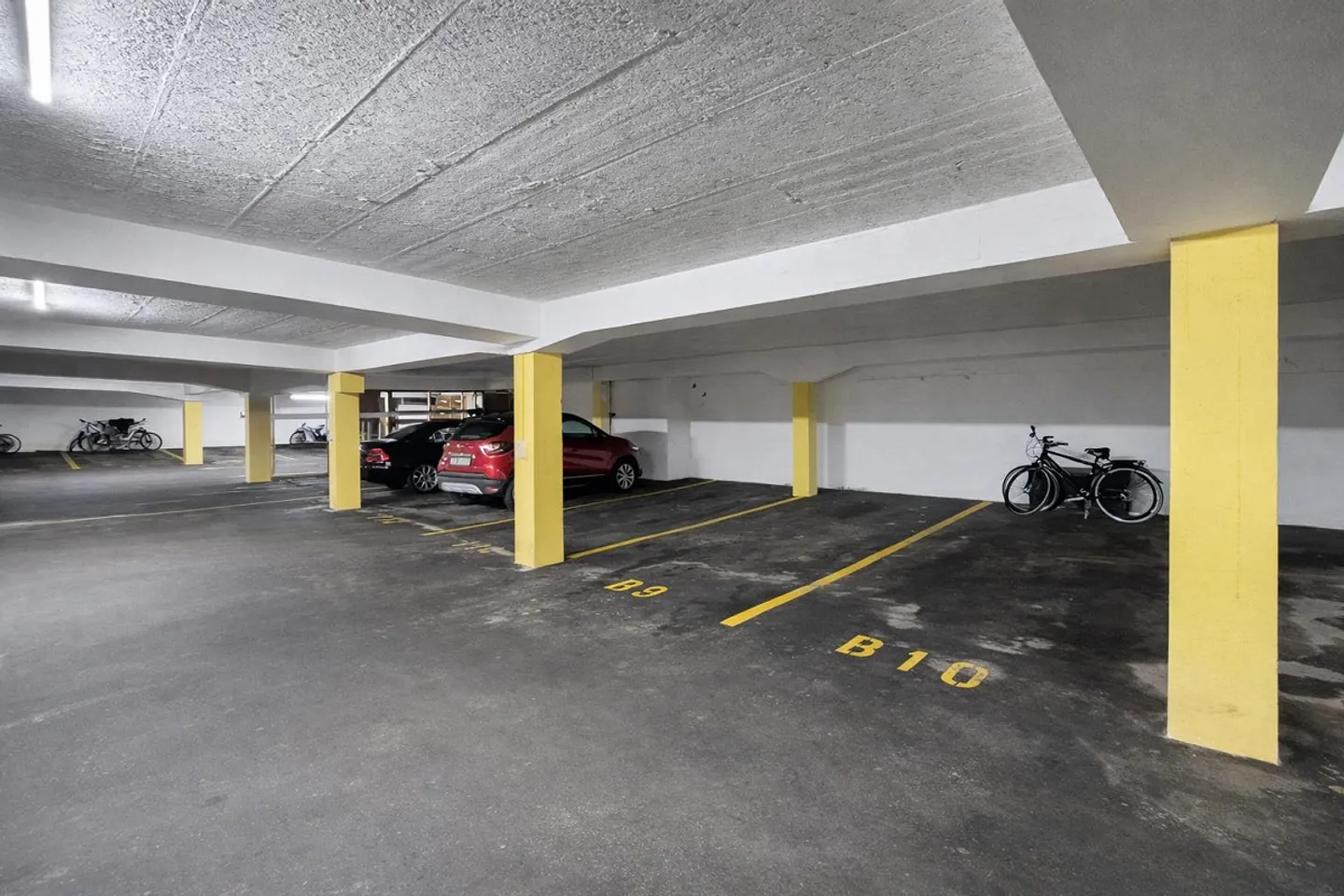 Charming 3.5-room cooperative apartment with mountain view - Photo 13 of 14