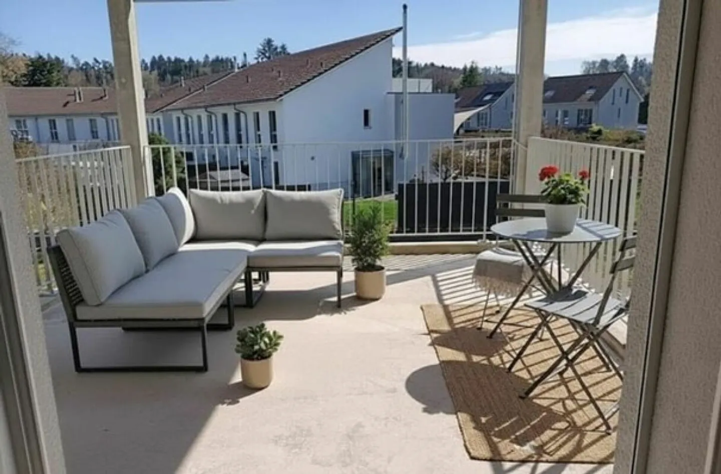 Nouveaux appartements de 3,5 pièces dans un emplacement optimalement ensoleillé au centre du village - Photo 5 sur 6