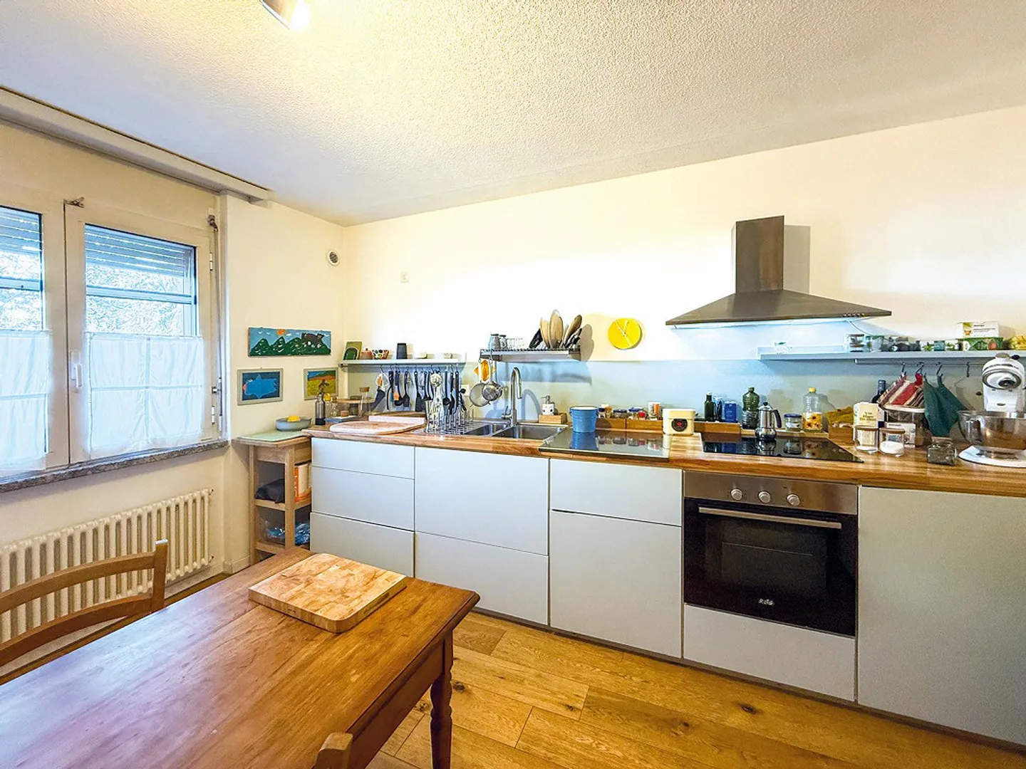 Grande casa con giardino, garage e posto auto. Soleggiata e tranquilla - Foto 8 di 30