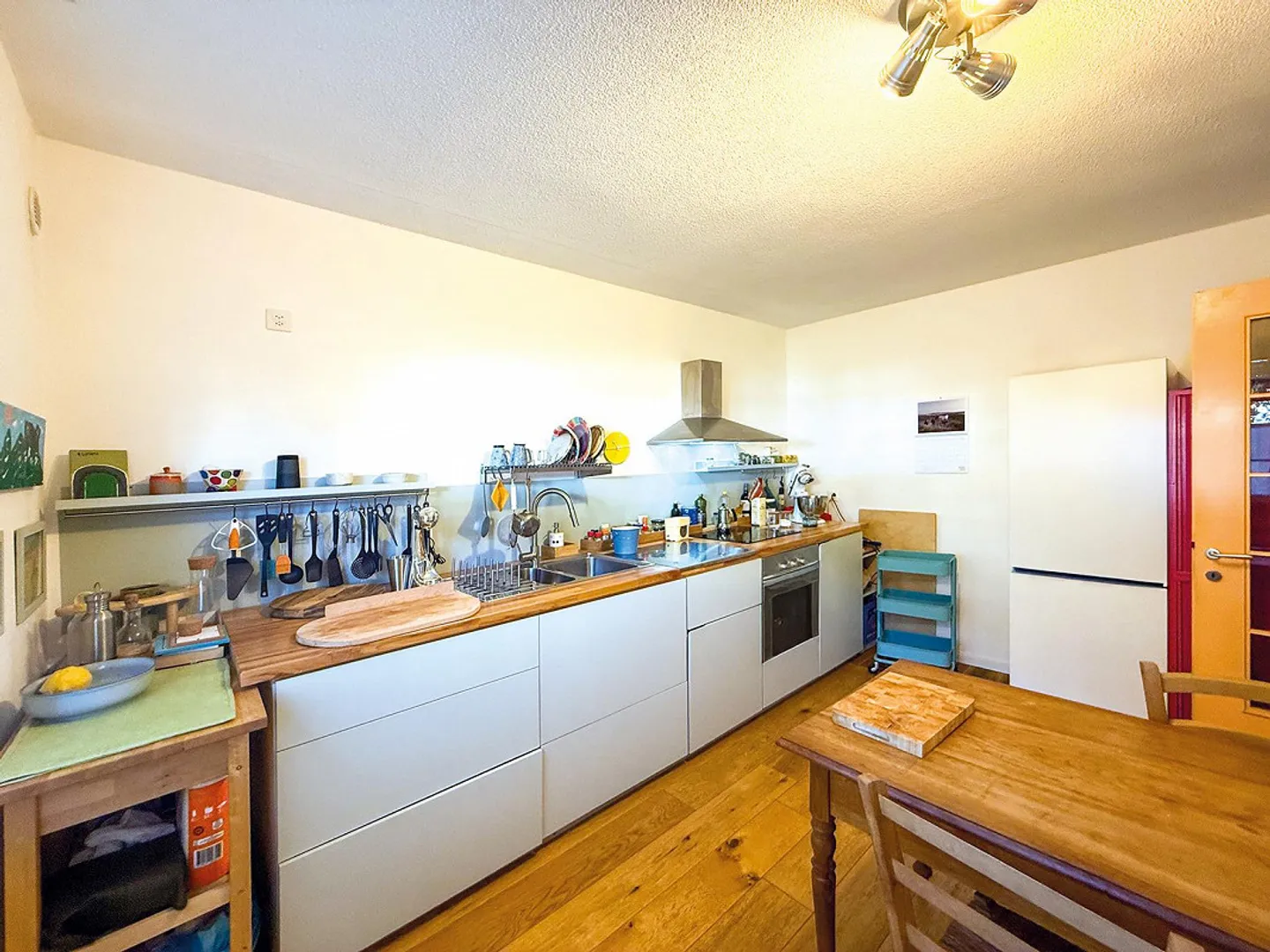 Grande casa con giardino, garage e posto auto. Soleggiata e tranquilla - Foto 9 di 30