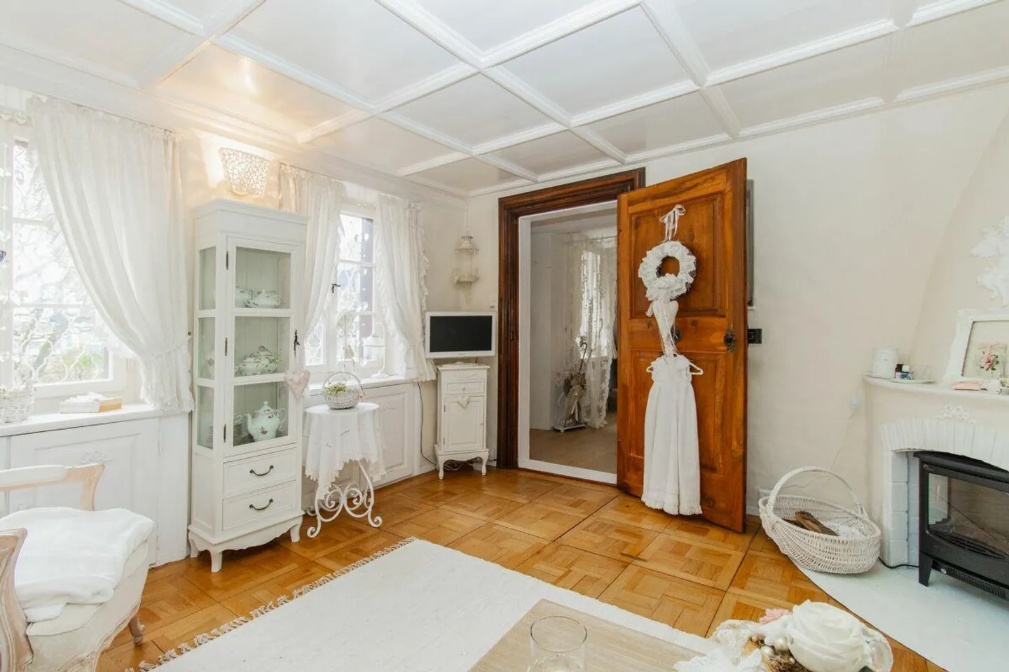 6.5-Room Maisonette in Historic Timber House - Photo 5 of 10