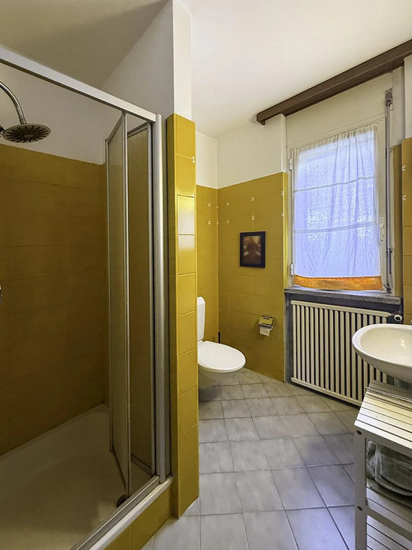 Grande casa con giardino, garage e posto auto. Soleggiata e tranquilla - Foto 10 di 30
