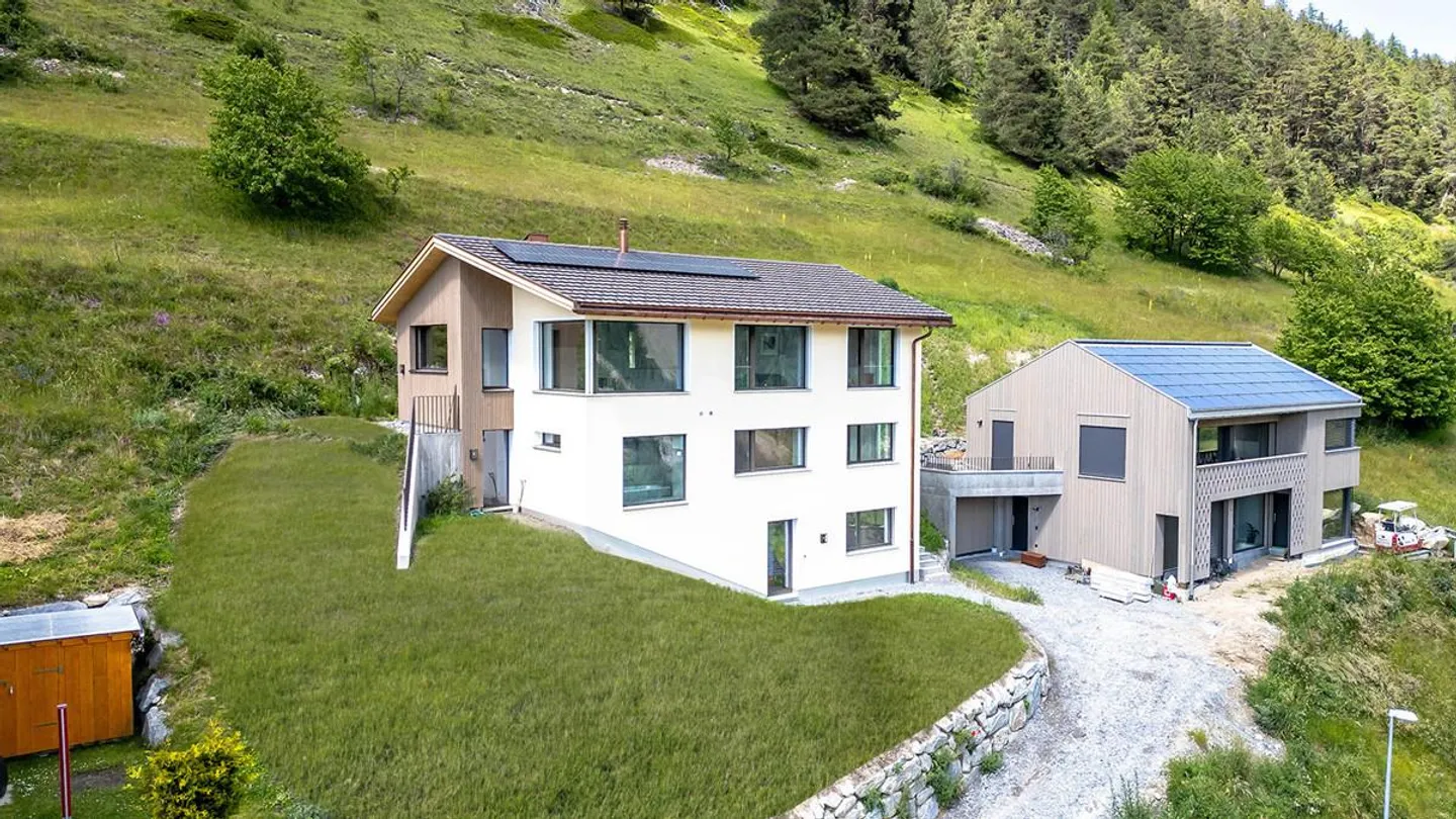 Newly Built Single-Family Home in Ramosch - 210m² Living Space - Photo 1 of 6