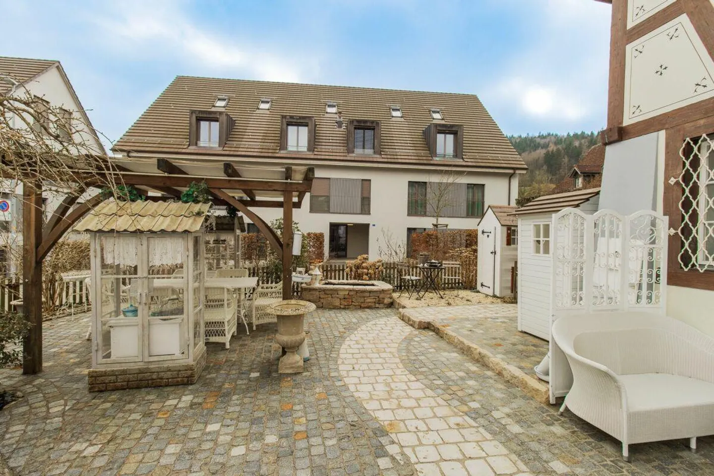 6.5-Room Maisonette in Historic Timber House - Photo 9 of 10