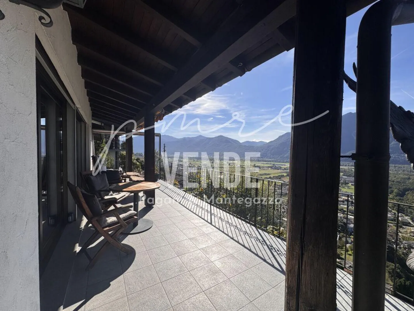 GORDOLA - MAISON (VACANCES) DE 5.5 PIÈCES AVEC VUE ÉMOUVANTE SUR LE LAC - Photo 12 sur 13