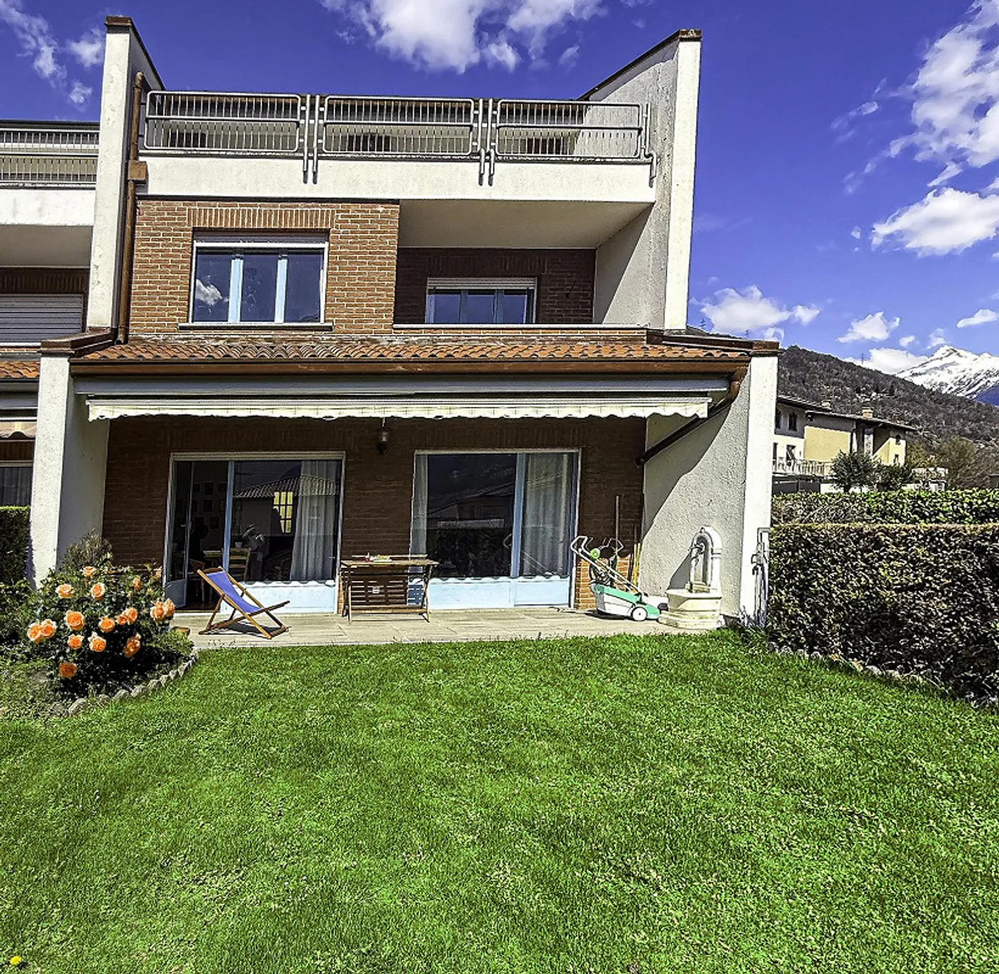 Grande casa con giardino, garage e posto auto. Soleggiata e tranquilla - Foto 26 di 30