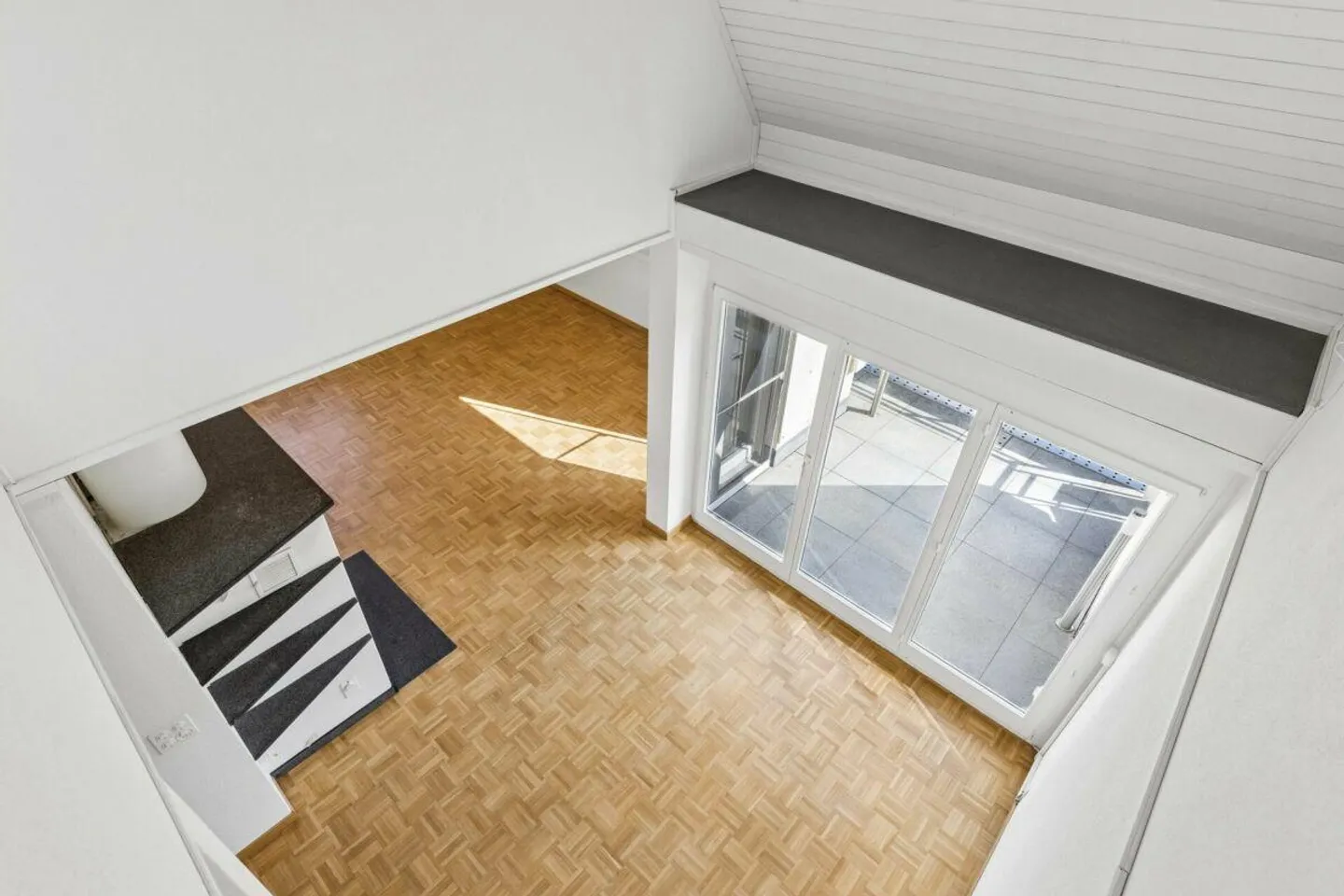 Appartement en duplex spacieux de 5,5 pièces avec charme, salle de loisirs et potentiel - Photo 20 sur 23