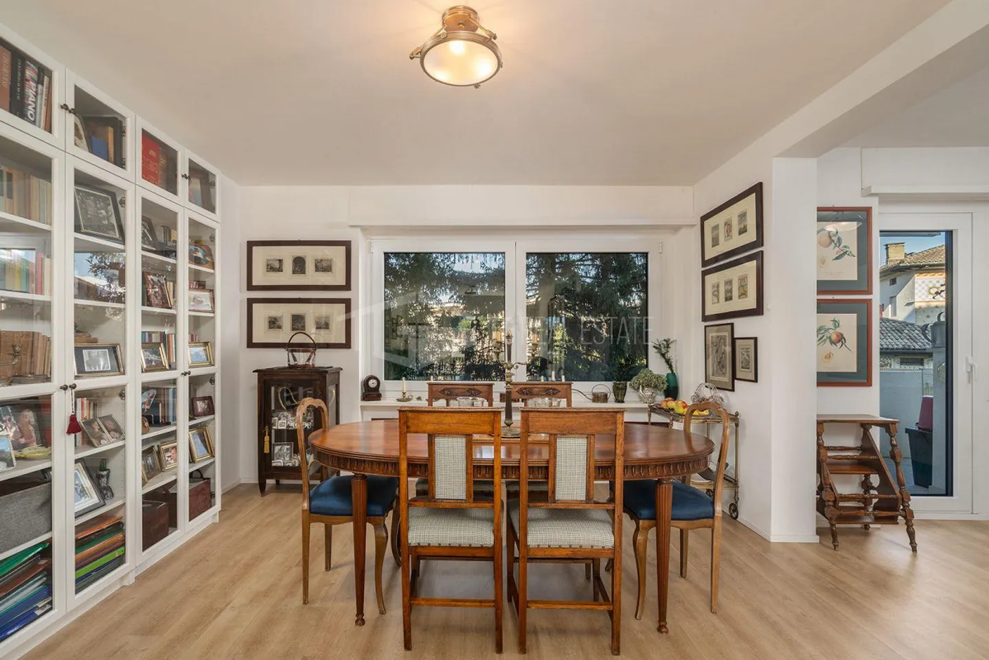 Elegant 4.5-room apartment with terraces, near the center and the train station of Lugano - Photo 5 of 13