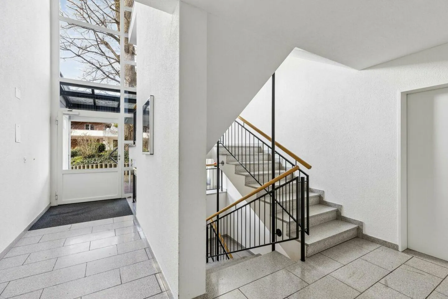 Appartement en duplex spacieux de 5,5 pièces avec charme, salle de loisirs et potentiel - Photo 21 sur 23