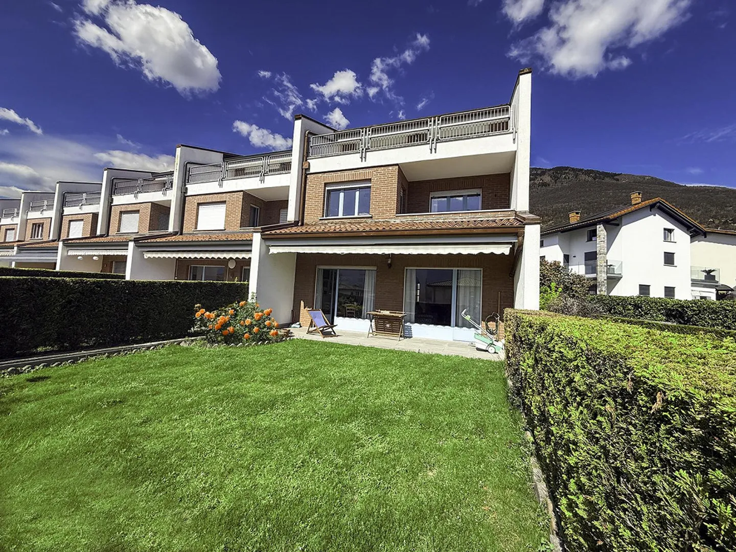 Grande casa con giardino, garage e posto auto. Soleggiata e tranquilla - Foto 23 di 30