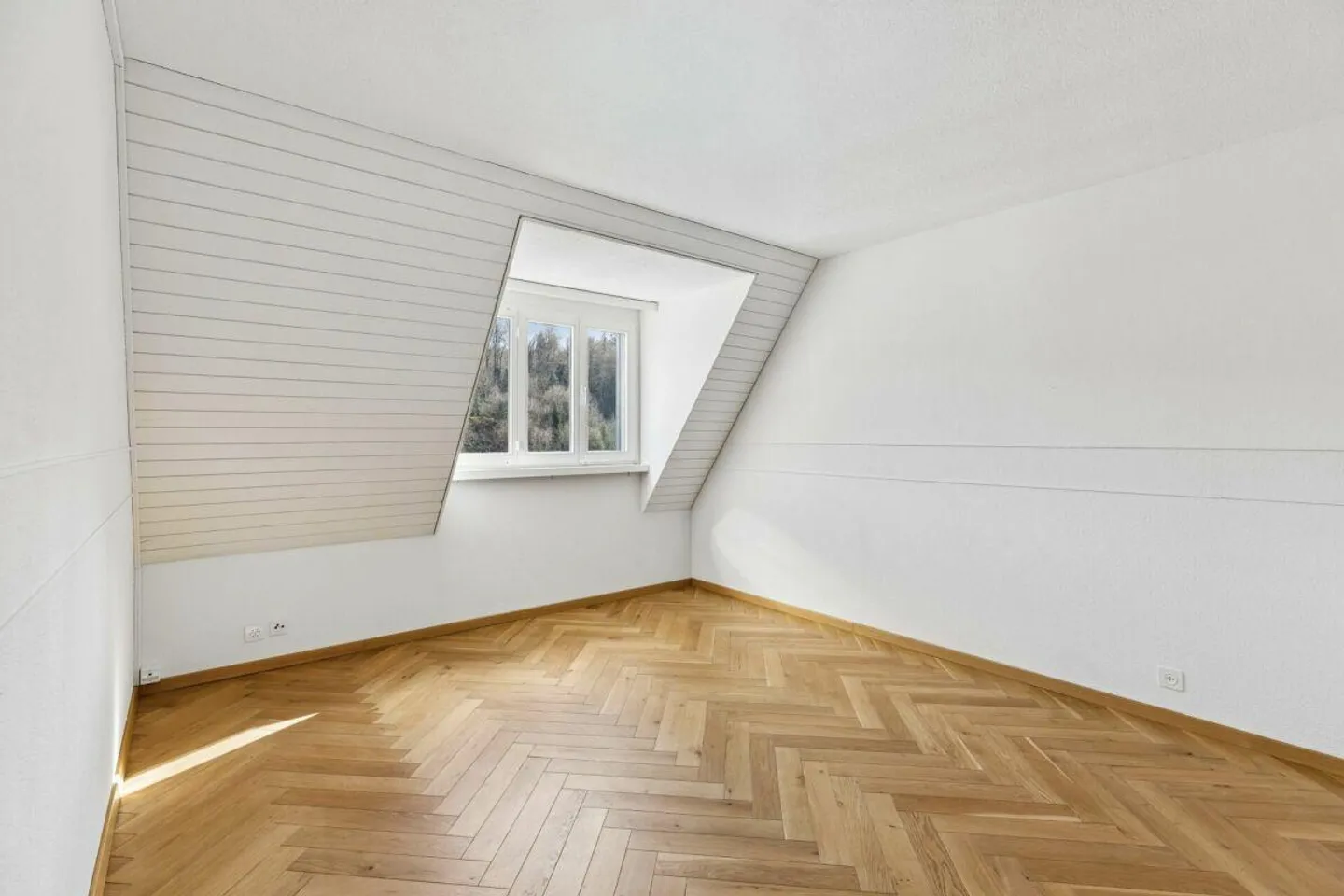 Appartement en duplex spacieux de 5,5 pièces avec charme, salle de loisirs et potentiel - Photo 11 sur 23