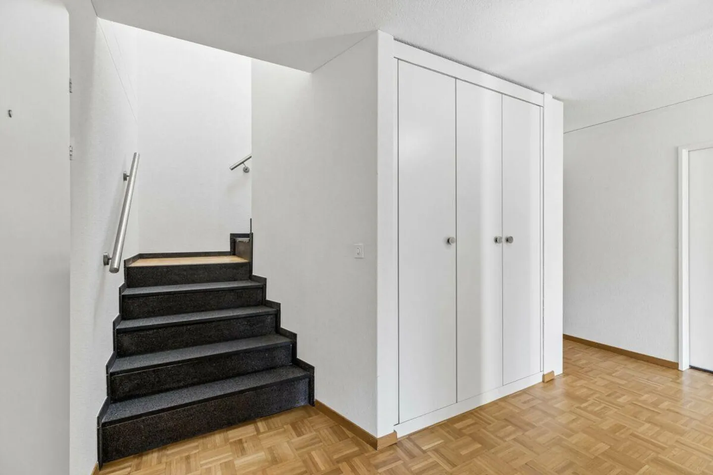 Appartement en duplex spacieux de 5,5 pièces avec charme, salle de loisirs et potentiel - Photo 19 sur 23