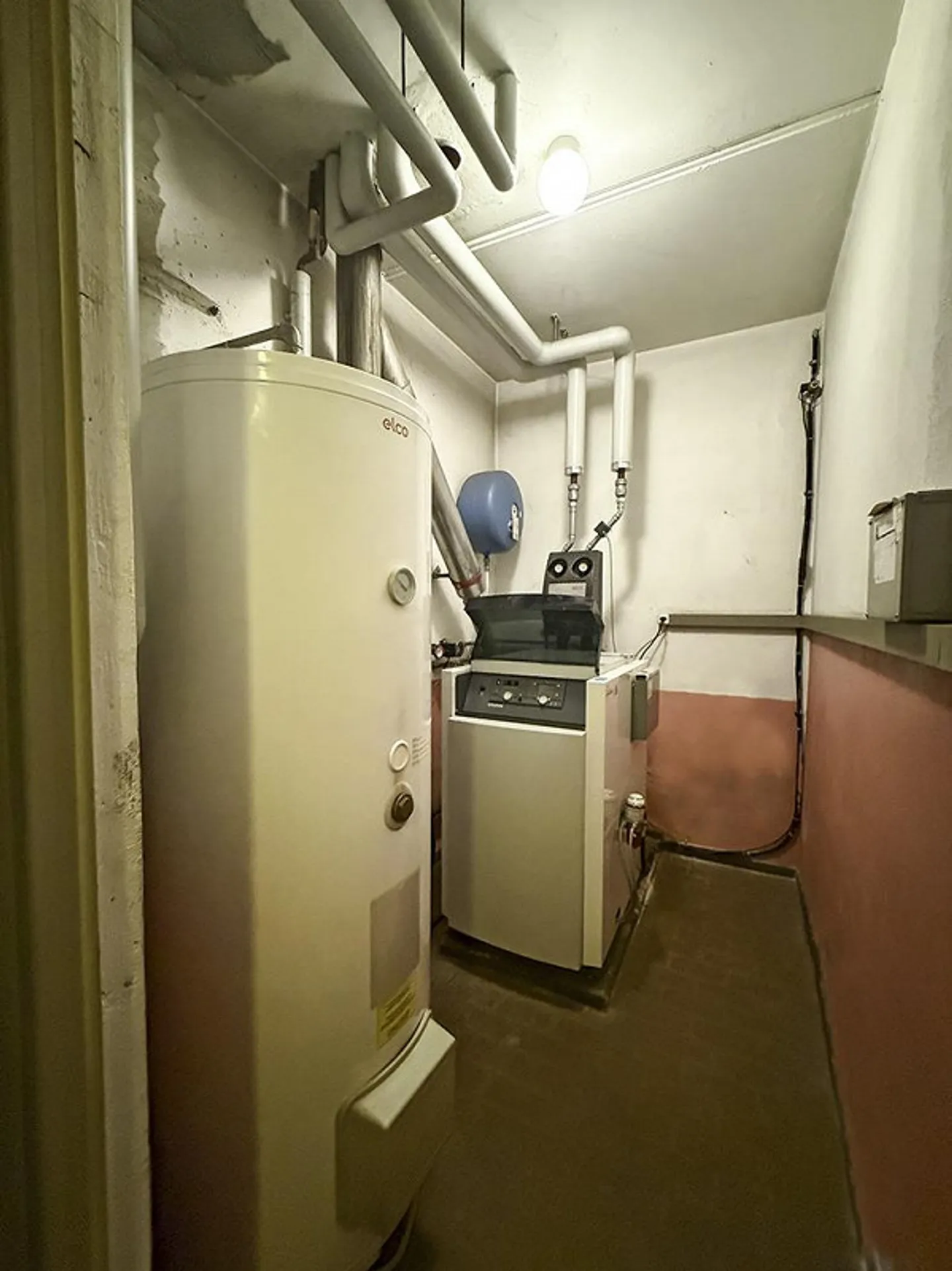 Grande casa con giardino, garage e posto auto. Soleggiata e tranquilla - Foto 28 di 30