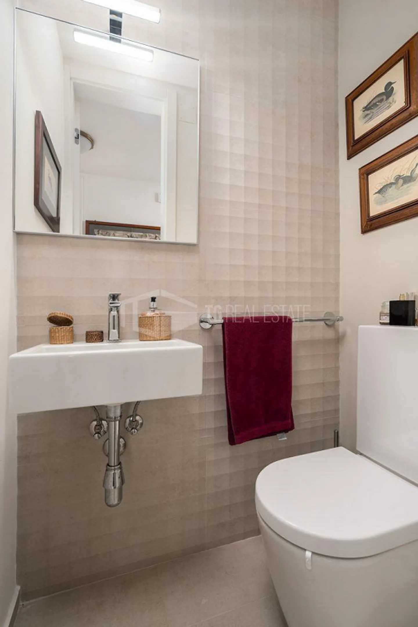 Elegant 4.5-room apartment with terraces, near the center and the train station of Lugano - Photo 11 of 13