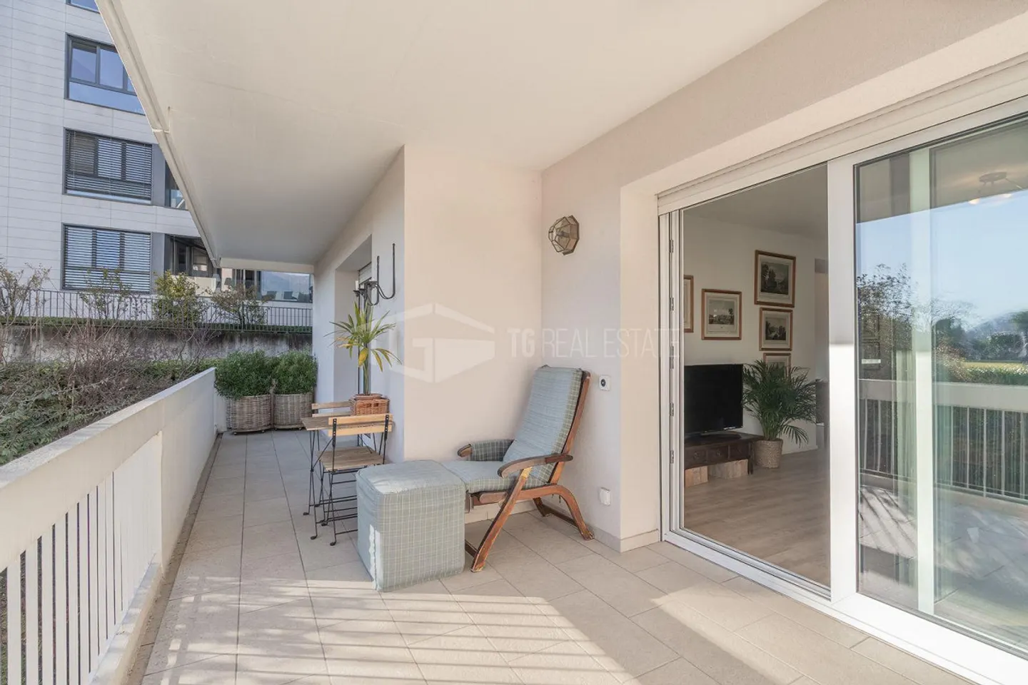 Elegant 4.5-room apartment with terraces, near the center and the train station of Lugano - Photo 12 of 13