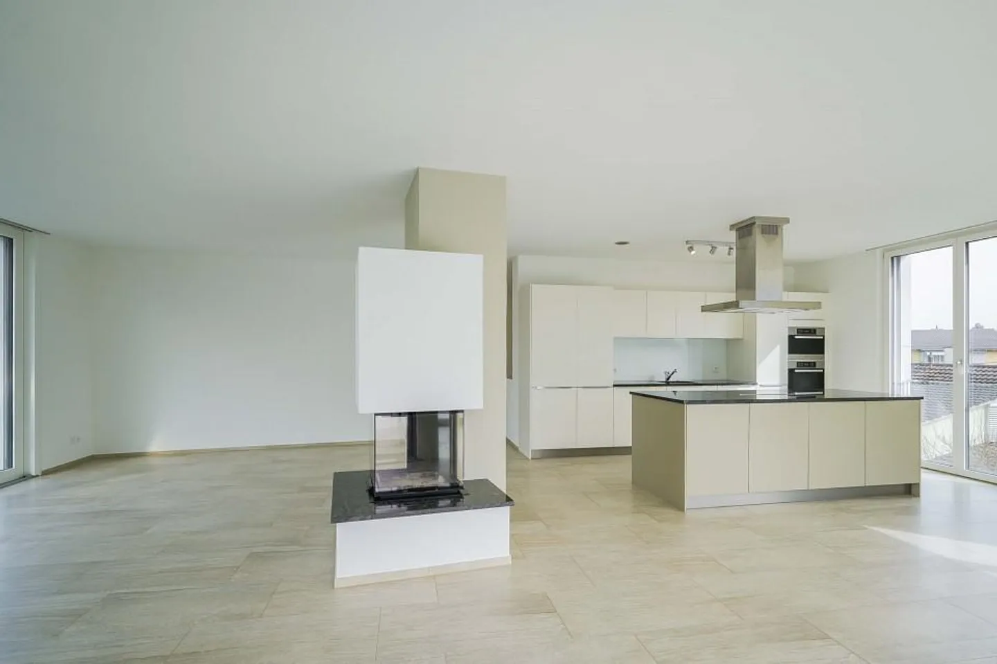 Wohngenuss der Extraklasse! Elegante 4.5 Zimmer-Attikawohnung an ze... - Foto 6 von 13