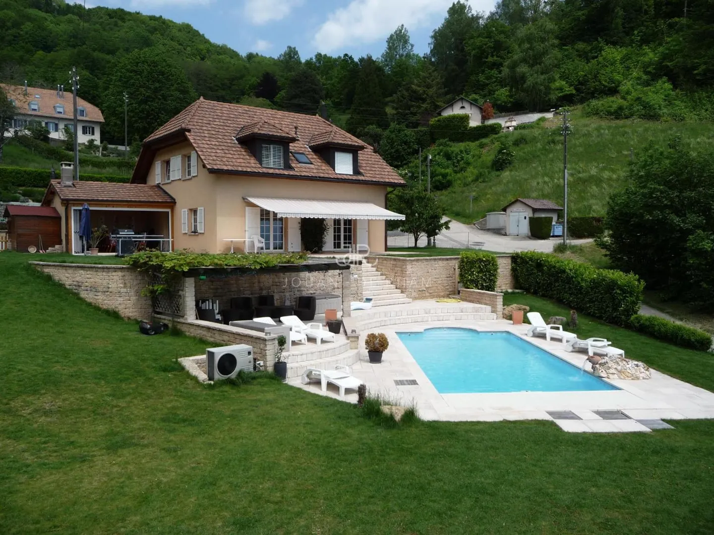 Villa con piscina e vista mozzafiato - Foto 2 di 7