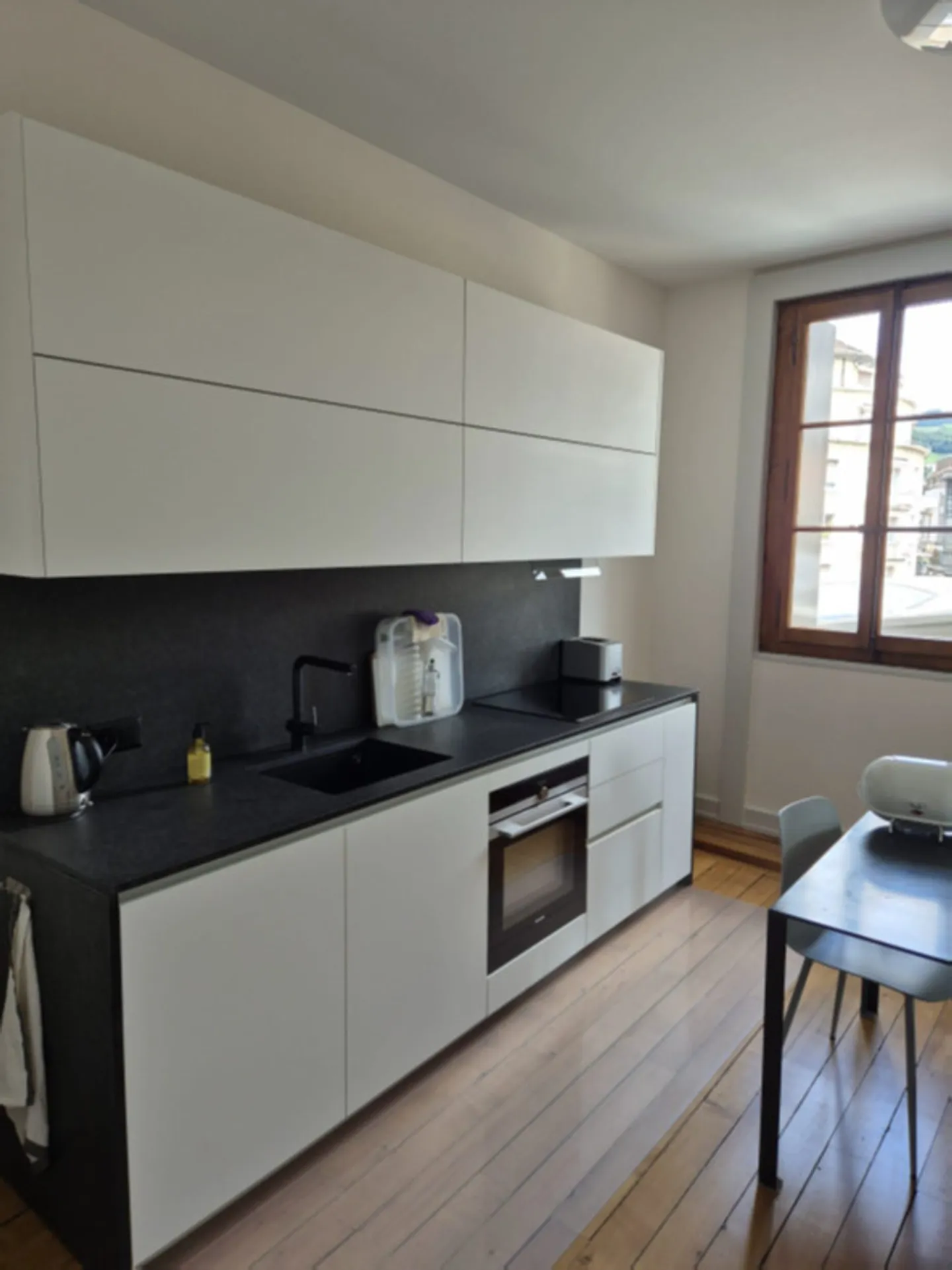 APPARTAMENTO 3 STANZE A VEVEY (VD), ARREDATO - Foto 6 di 9