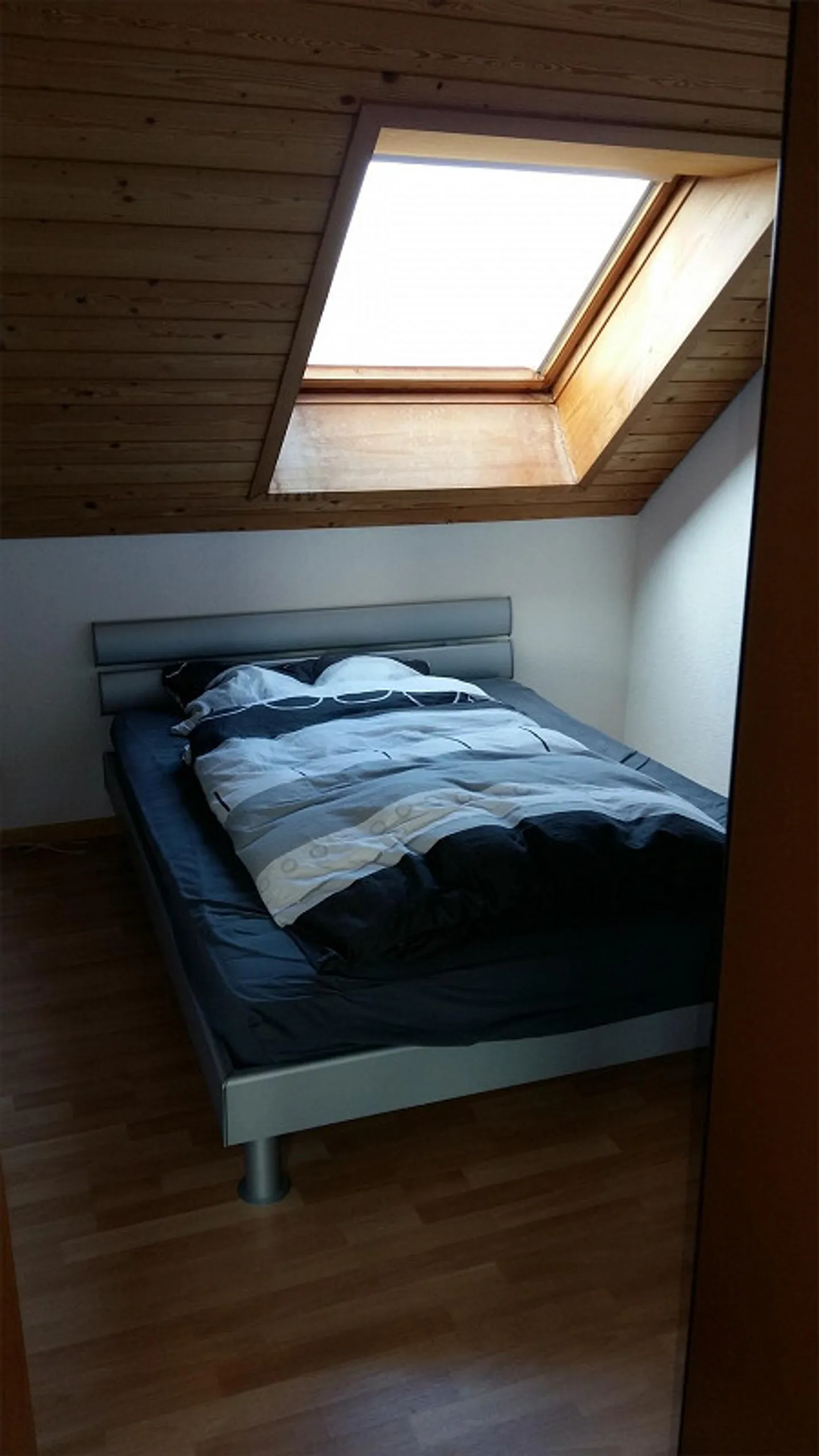 Appartement sous les combles de 3 pièces dans une maison de 6 familles - Photo 4 sur 7