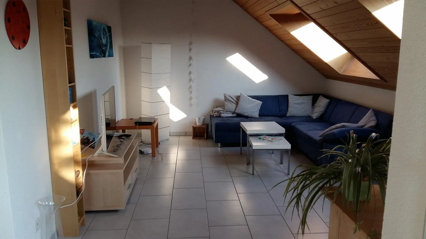 Appartement sous les combles de 3 pièces dans une maison de 6 familles - Photo 6 sur 7