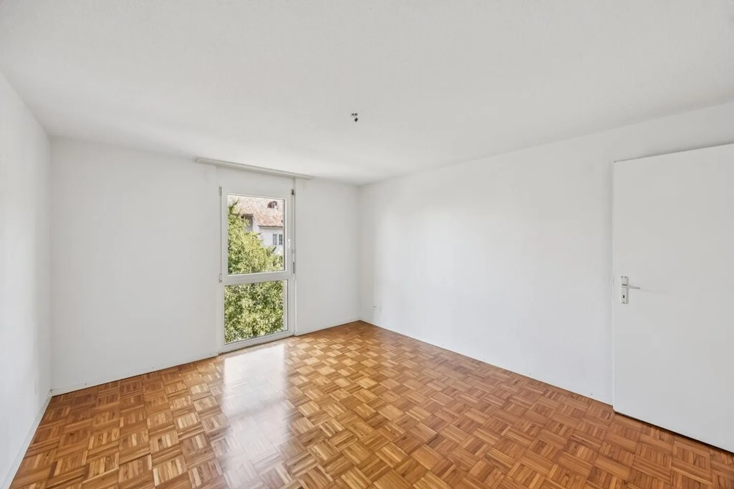 Moderne 3.5-Zimmerwohnung - Foto 3 von 10