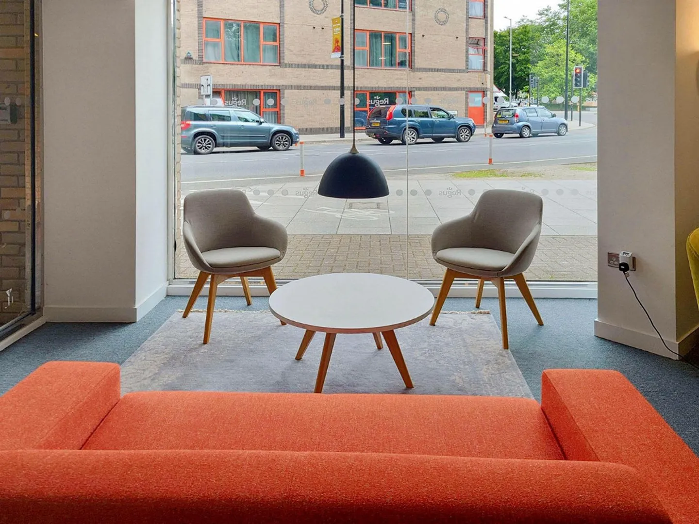 Open-plan offices for 10 people at Regus Main Station - Photo 5 of 12