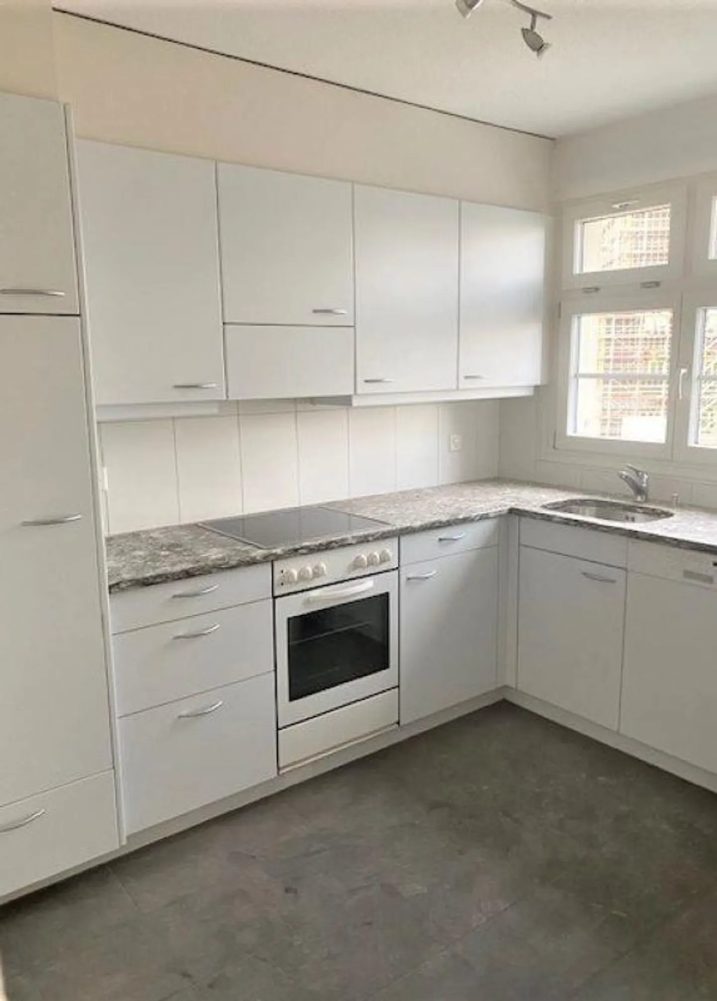 3 1/2-Room Maisonette Apartment with Beautiful View - Photo 4 of 14