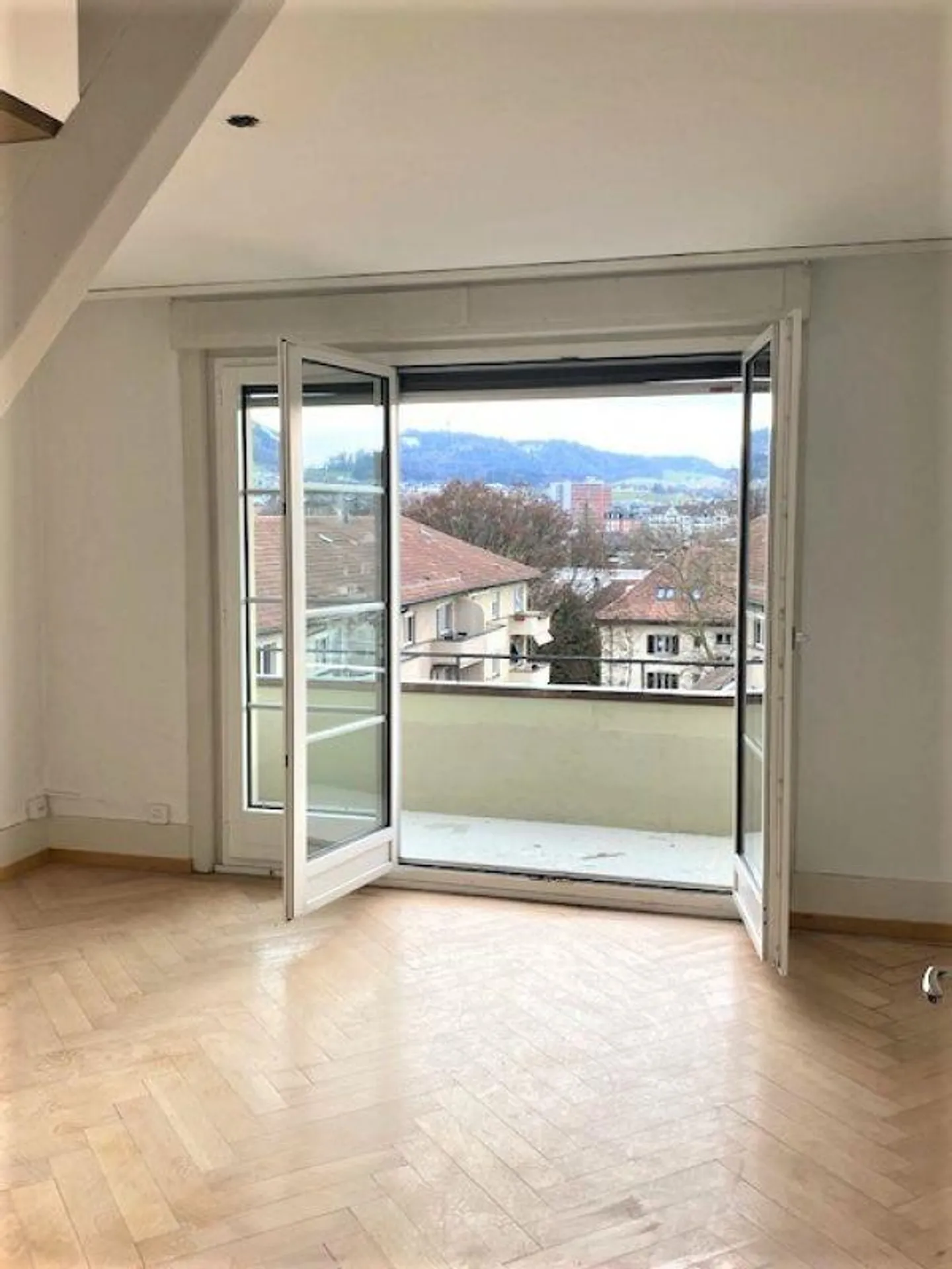 3 1/2-Room Maisonette Apartment with Beautiful View - Photo 10 of 14
