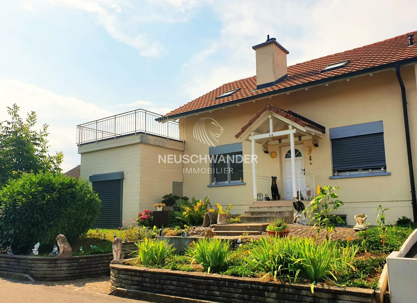 Charmantes Familienhaus mit Garten - Foto 1 von 4