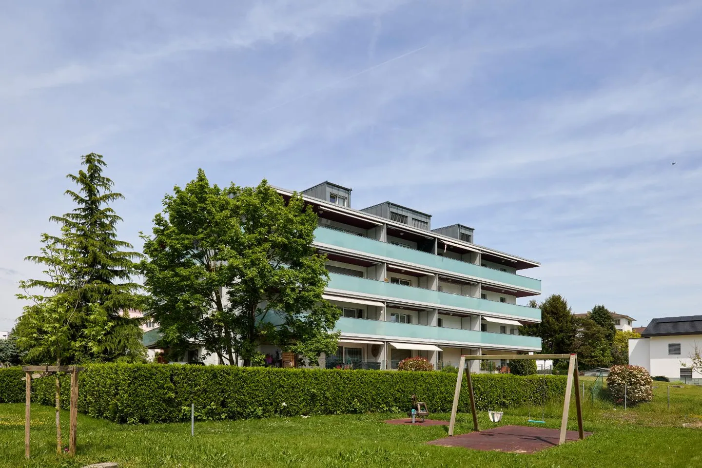 Überdachte Motorradparkplätze - Foto 3 von 4