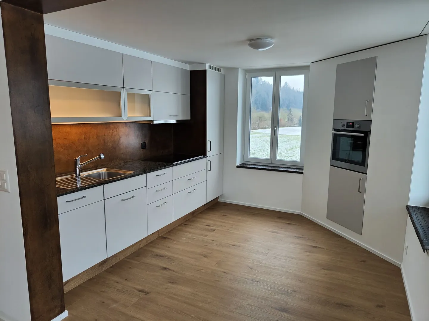 Charmante 2.5 Zimmer Wohnung - Foto 2 von 9