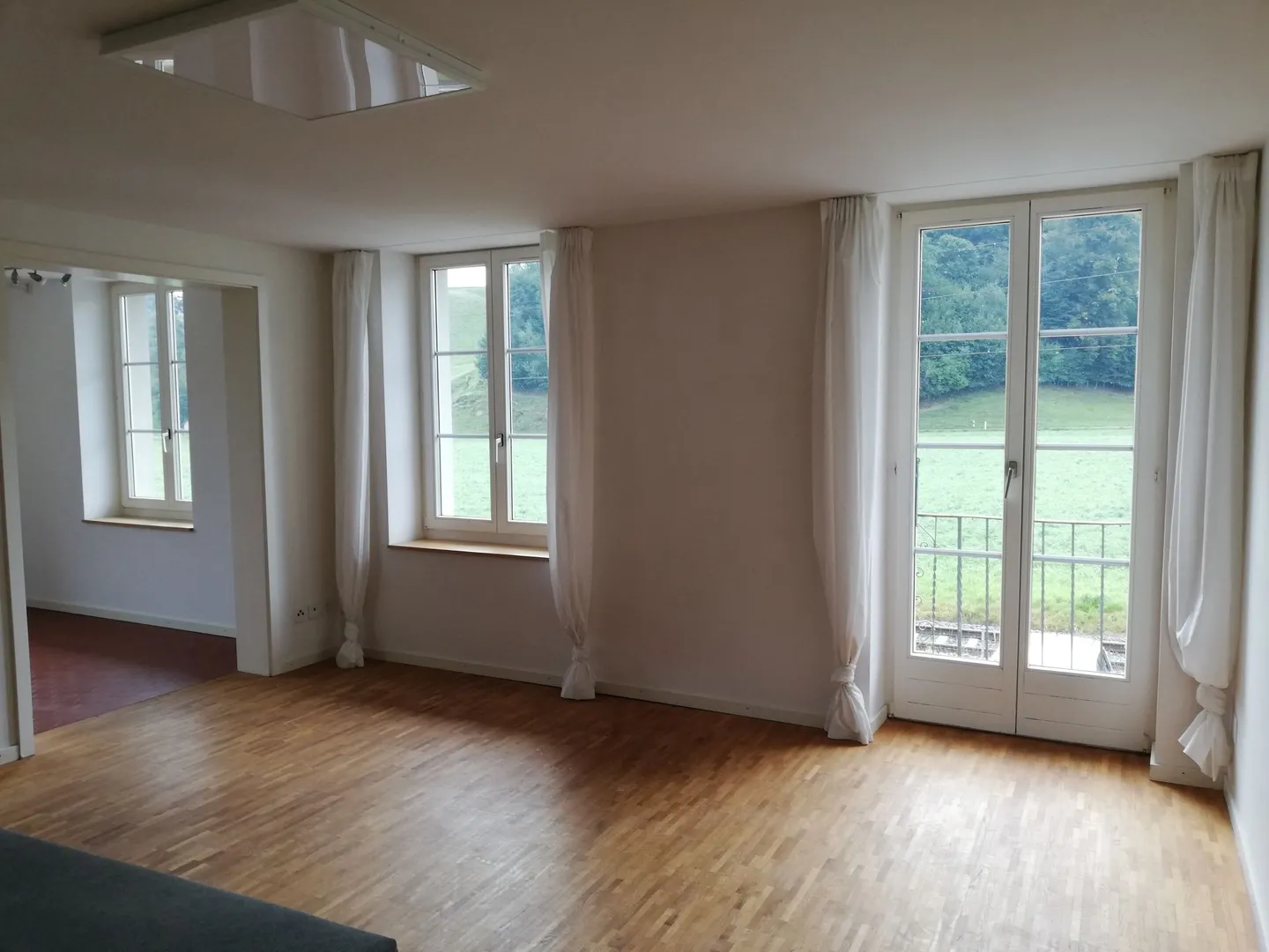 Charmante 2.5 Zimmer Wohnung - Foto 3 von 9