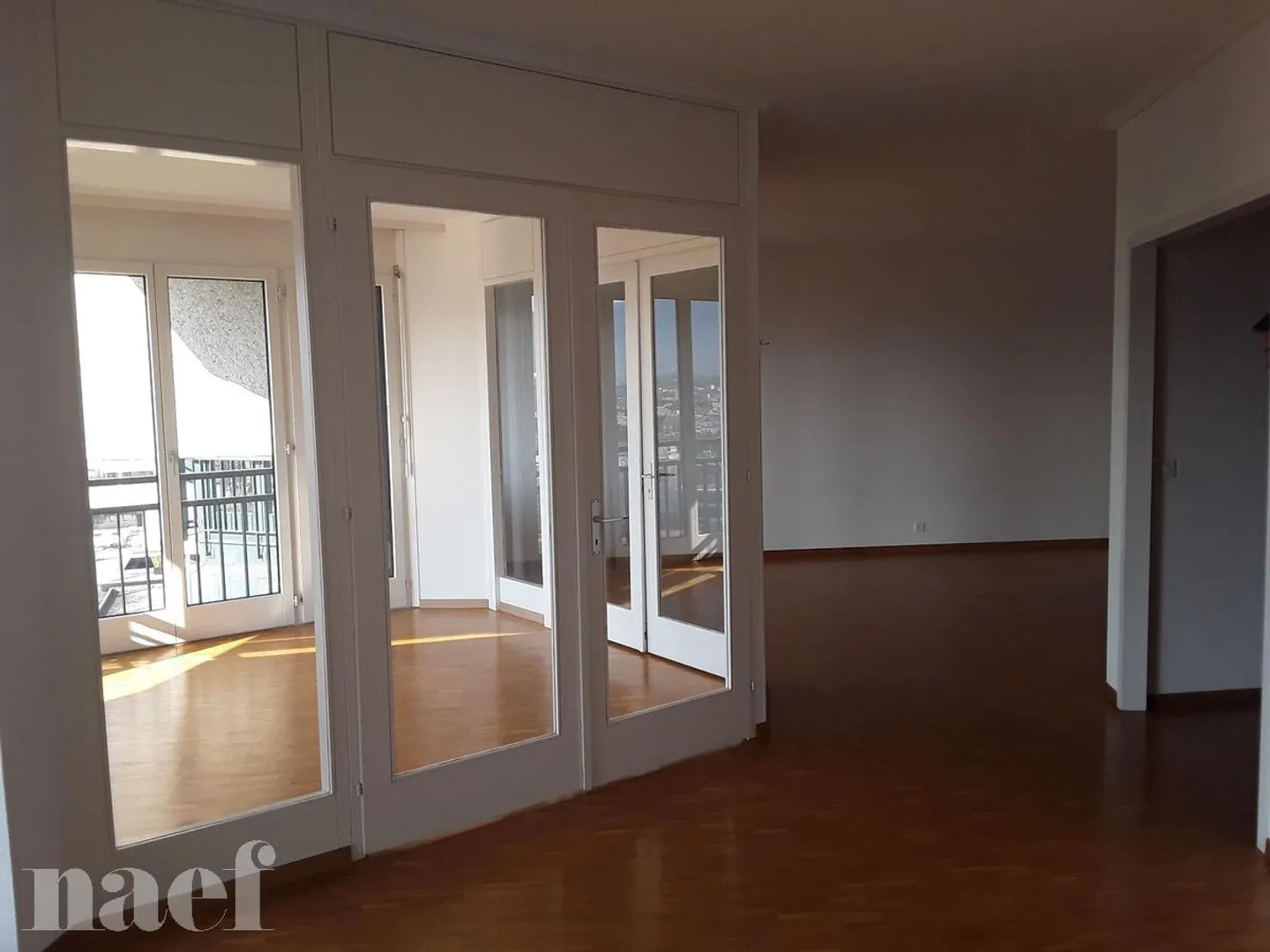 Appartement rénové avec balcon - Photo 6 sur 13