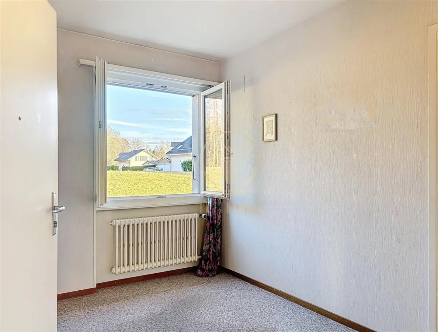 EPALINGES - Einfamilienhaus mit 2 Wohnungen mit 4 Zimmern, Garagen und Garten - Foto 6 von 13