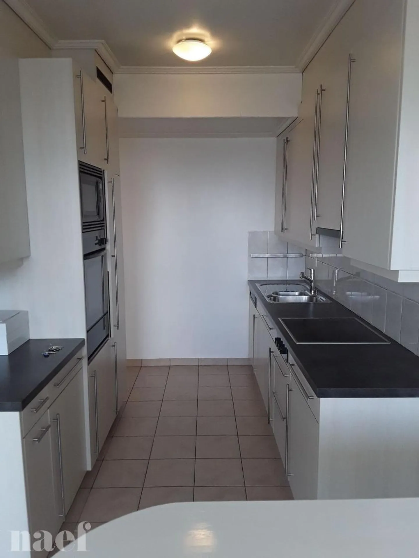 Appartement rénové avec balcon - Photo 10 sur 13