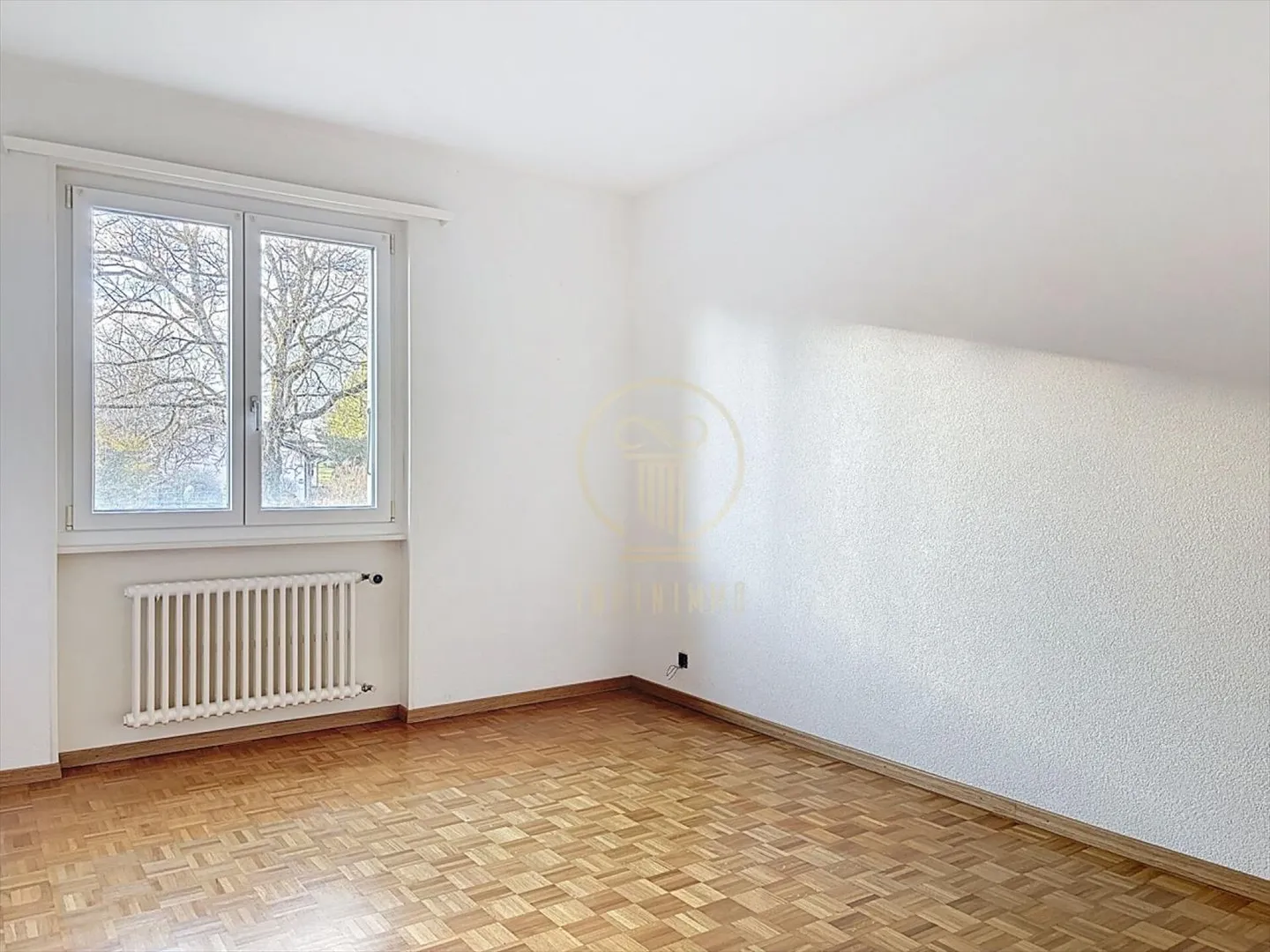 EPALINGES - Einfamilienhaus mit 2 Wohnungen mit 4 Zimmern, Garagen und Garten - Foto 11 von 13