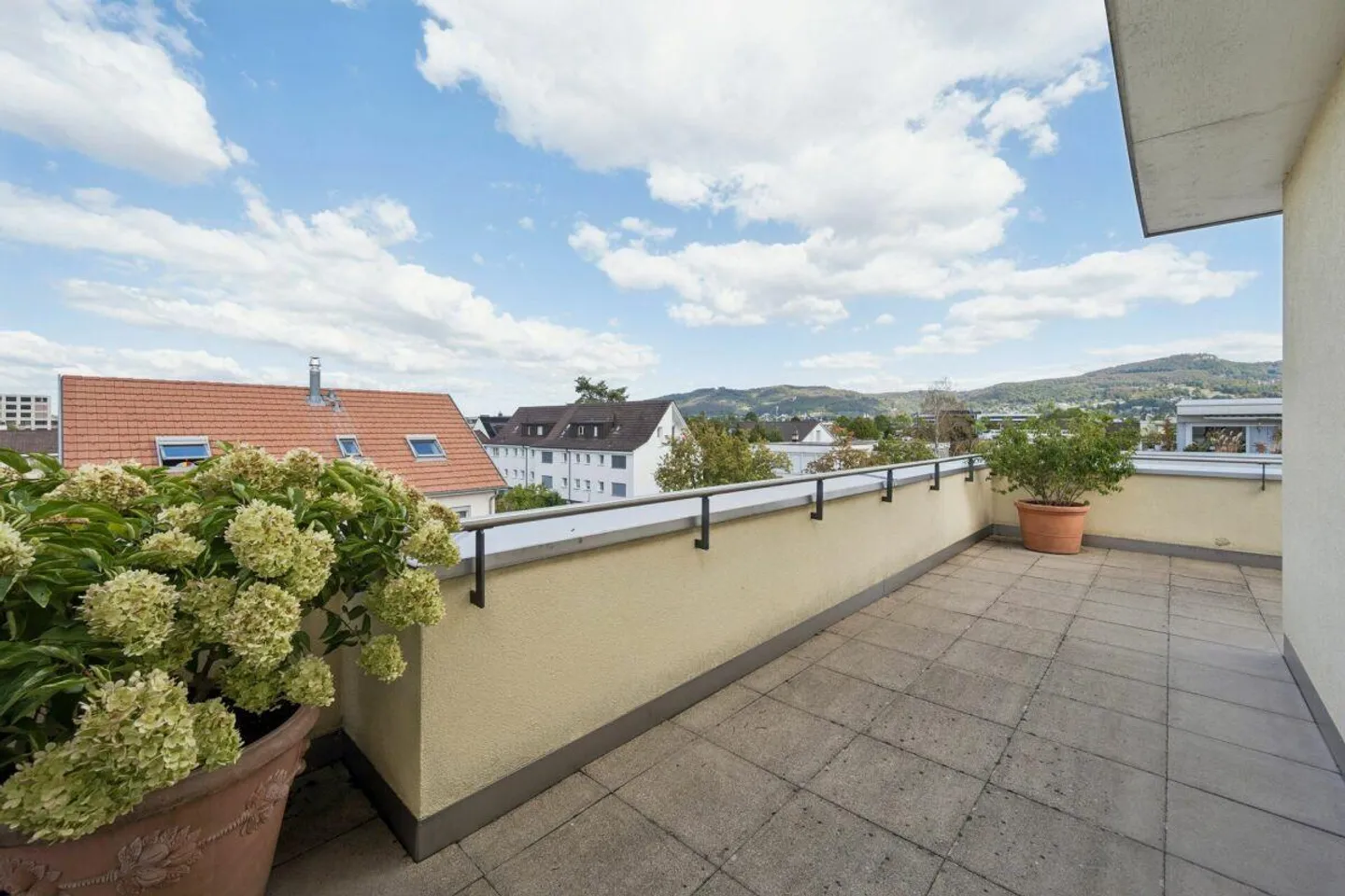 Moderne Attika-Wohnung mit Terrasse - Foto 2 von 9