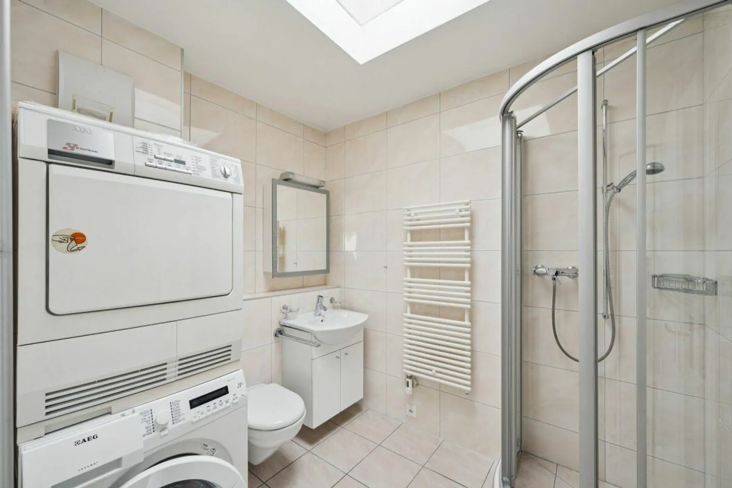 Moderne Attika-Wohnung mit Terrasse - Foto 6 von 9