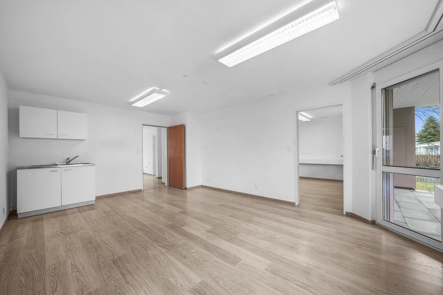 Your new practice / Your new office in a central location - Photo 3 of 11