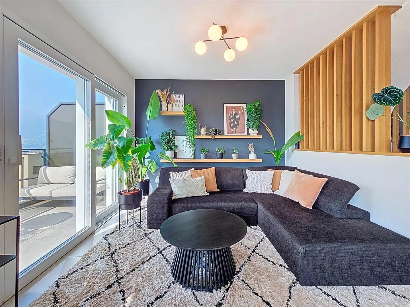 Casa bifamiliare con alto standard - Foto 6 di 13