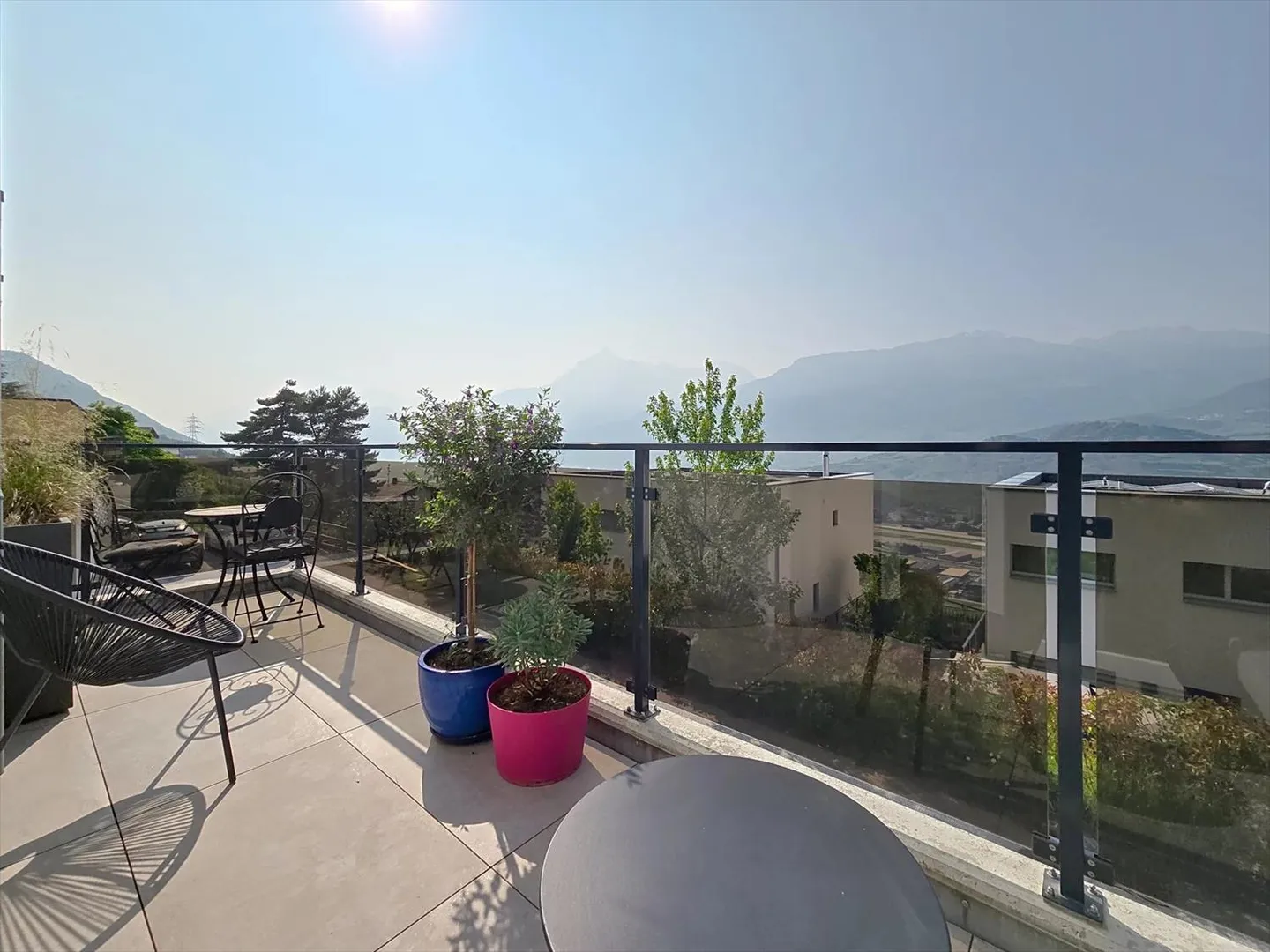 Casa bifamiliare con alto standard - Foto 7 di 13