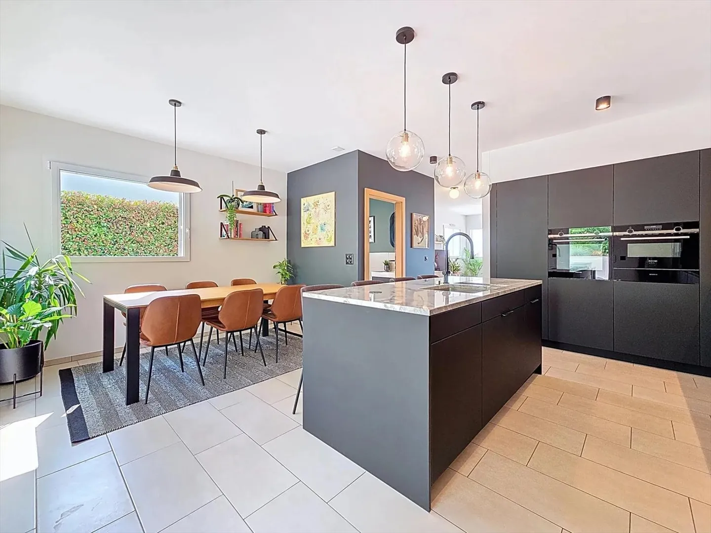 Casa bifamiliare con alto standard - Foto 4 di 13