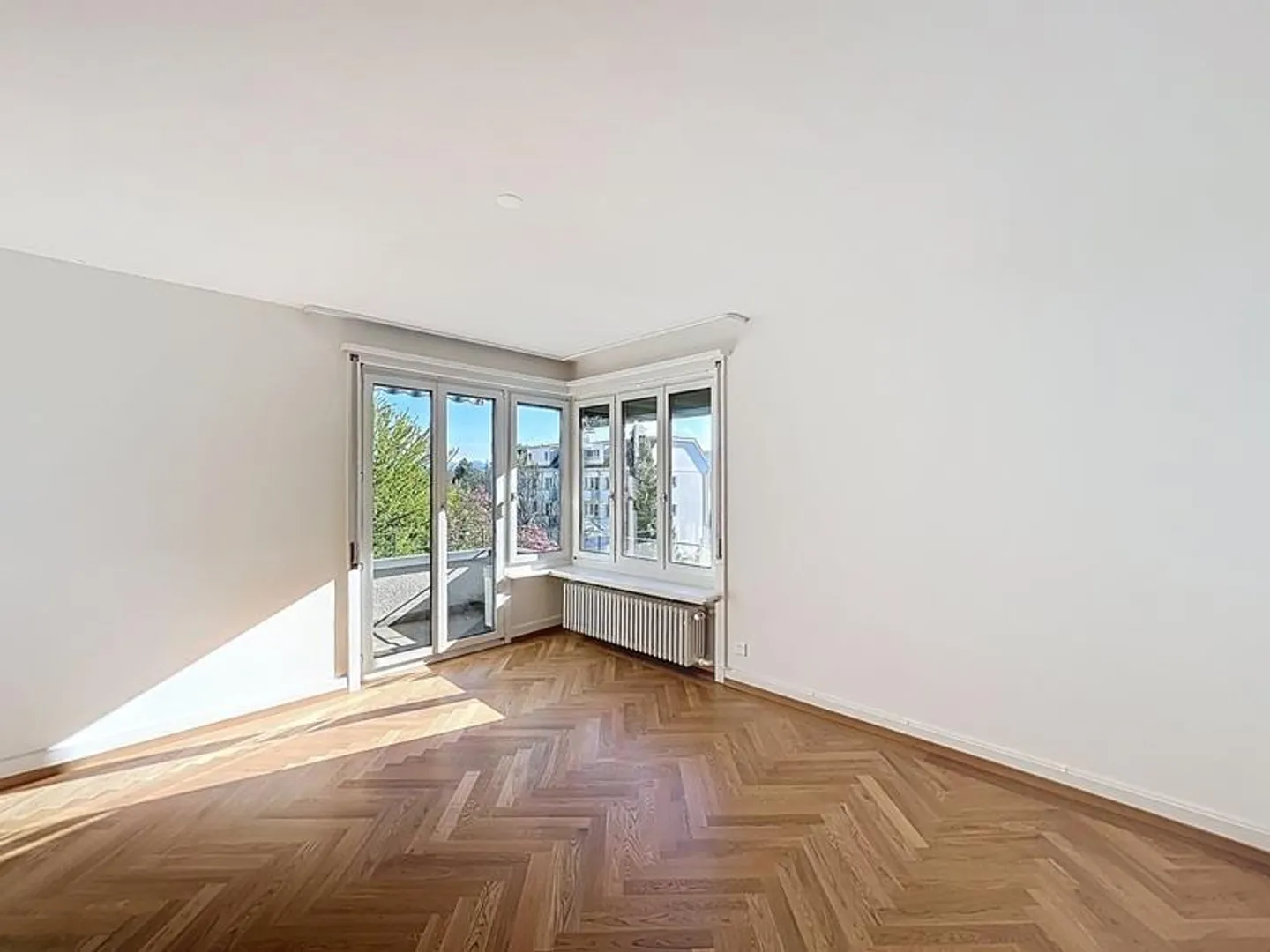 Bright, freshly renovated 3-room apartment in Küsnacht ZH - Photo 3 of 12