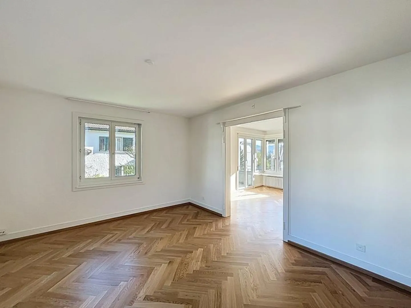 Bright, freshly renovated 3-room apartment in Küsnacht ZH - Photo 4 of 12