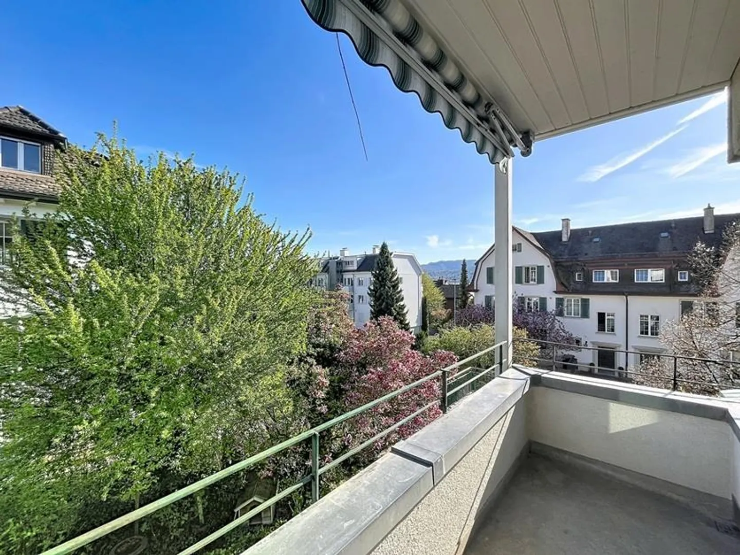 Bright, freshly renovated 3-room apartment in Küsnacht ZH - Photo 11 of 12